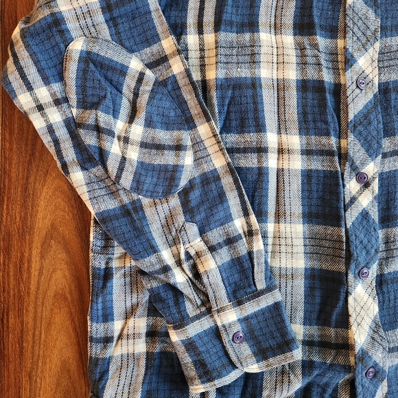 Warm Cozy Flannel Button Down Men's Shirt Plaid XL Cool, Comfortable GUC - Picture 5 of 5